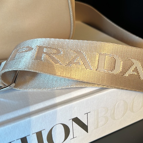 Prada Re-Edition 2005 re-nylon bag - Picture 6 of 8